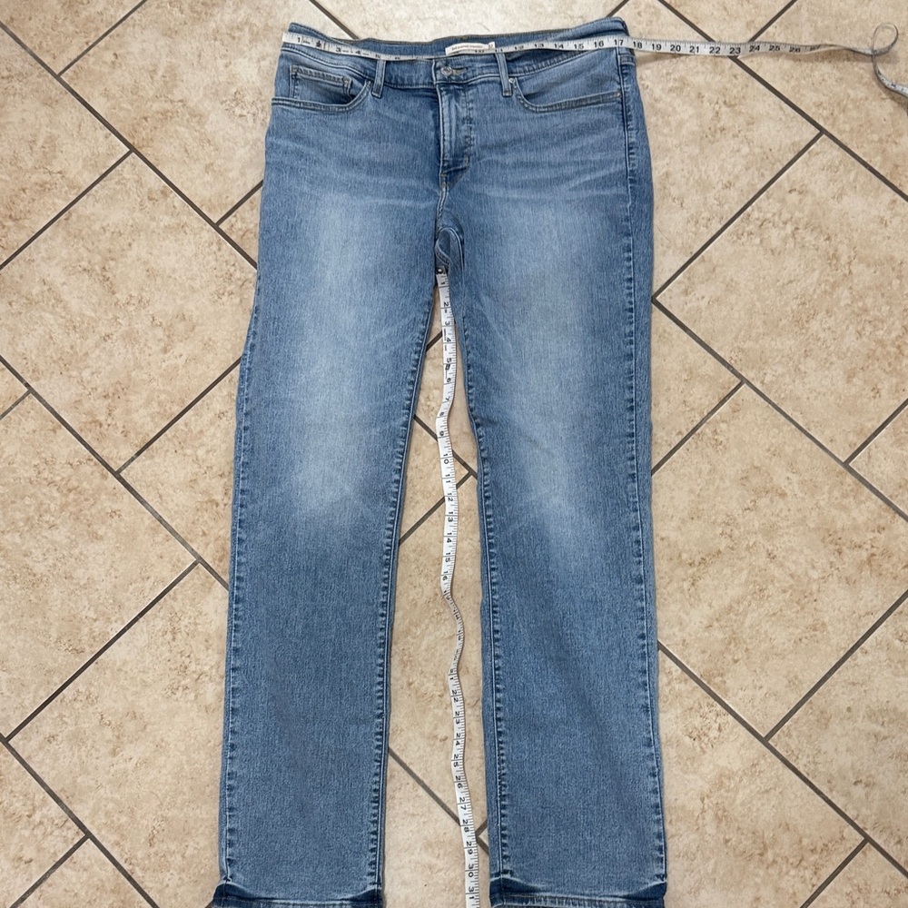 Levi's Women's Straight Leg Jeans in Blue